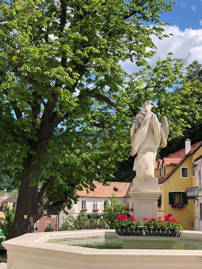 Apartment Zum Roten Tor Spitz an der Donau Exterior foto